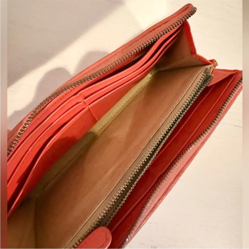 EUC-Bottega Veneta Coral Intrecciato Leather Long Wallet